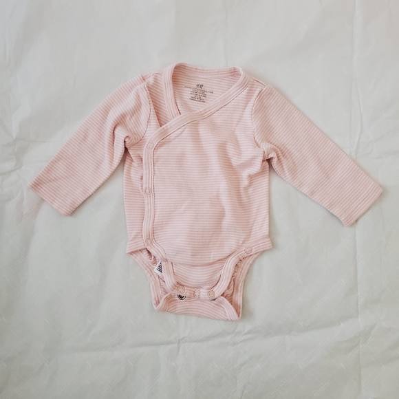 H&M Baby (2-4M) Bodysuits (3-Pack) - Picture 7 of 8